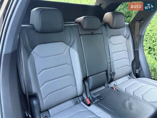 Черный Фольксваген Туарег, объемом двигателя 2.97 л и пробегом 79 тыс. км за 59400 $, фото 38 на Automoto.ua