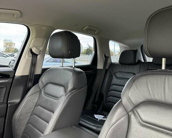 Фольксваген Туарег 2020 у Борисполе на Automoto.ua Чорний Фольксваген Туарег, об'ємом двигуна 3 л та пробігом 193 тис. км за 39900 $, фото 7 на Automoto.ua