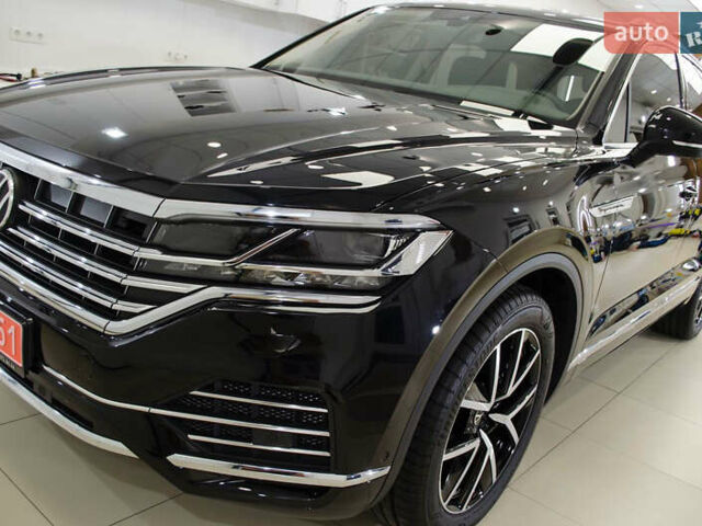 Черный Фольксваген Туарег, объемом двигателя 2.97 л и пробегом 95 тыс. км за 60000 $, фото 12 на Automoto.ua