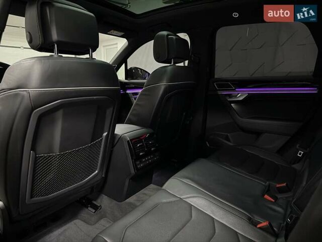 Чорний Фольксваген Туарег, об'ємом двигуна 3.96 л та пробігом 138 тис. км за 64500 $, фото 51 на Automoto.ua