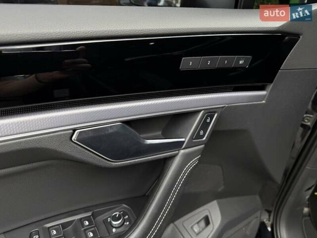 Черный Фольксваген Туарег, объемом двигателя 2.97 л и пробегом 138 тыс. км за 56800 $, фото 67 на Automoto.ua