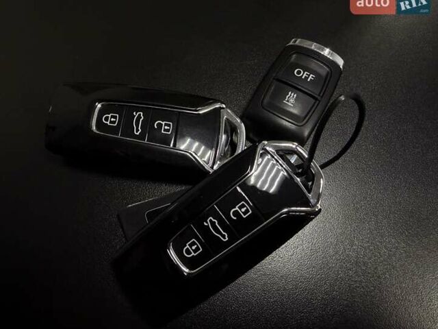 Чорний Фольксваген Туарег, об'ємом двигуна 3.96 л та пробігом 138 тис. км за 64500 $, фото 69 на Automoto.ua