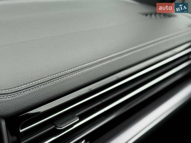 Черный Фольксваген Туарег, объемом двигателя 3 л и пробегом 116 тыс. км за 60900 $, фото 30 на Automoto.ua