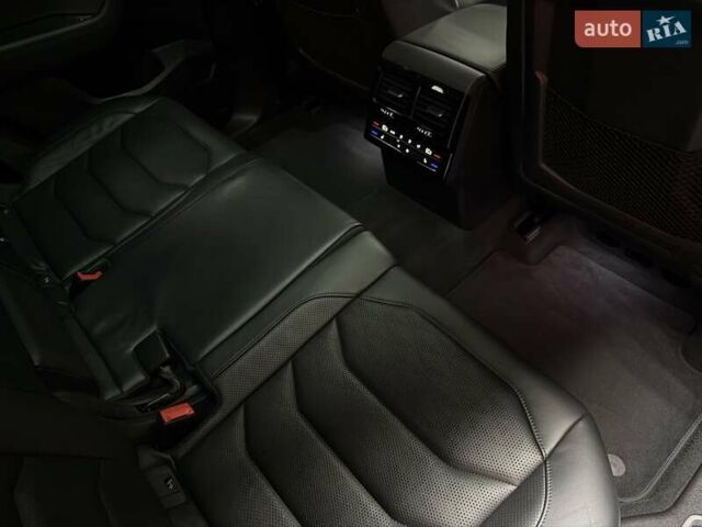 Чорний Фольксваген Туарег, об'ємом двигуна 3.96 л та пробігом 138 тис. км за 64500 $, фото 57 на Automoto.ua