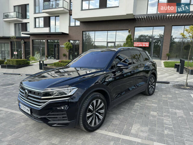 Черный Фольксваген Туарег, объемом двигателя 3 л и пробегом 137 тыс. км за 47200 $, фото 4 на Automoto.ua