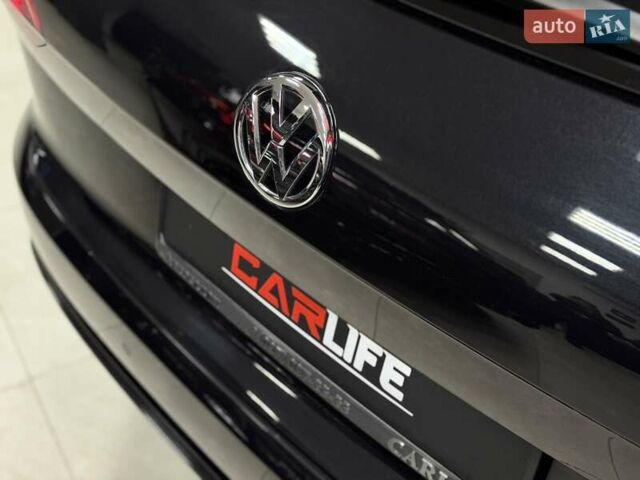 Чорний Фольксваген Туарег, об'ємом двигуна 3.96 л та пробігом 138 тис. км за 64500 $, фото 17 на Automoto.ua