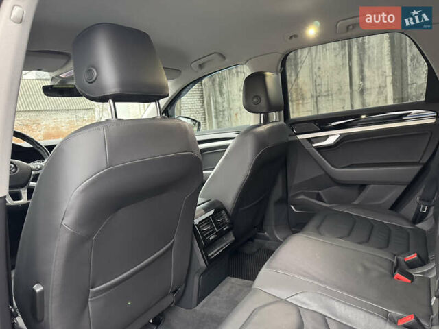 Чорний Фольксваген Туарег, об'ємом двигуна 2.97 л та пробігом 155 тис. км за 42900 $, фото 45 на Automoto.ua