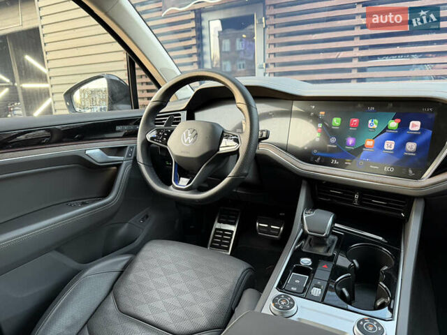 Чорний Фольксваген Туарег, об'ємом двигуна 3.96 л та пробігом 115 тис. км за 57900 $, фото 12 на Automoto.ua