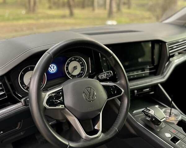 Черный Фольксваген Туарег, объемом двигателя 2.97 л и пробегом 177 тыс. км за 44000 $, фото 8 на Automoto.ua