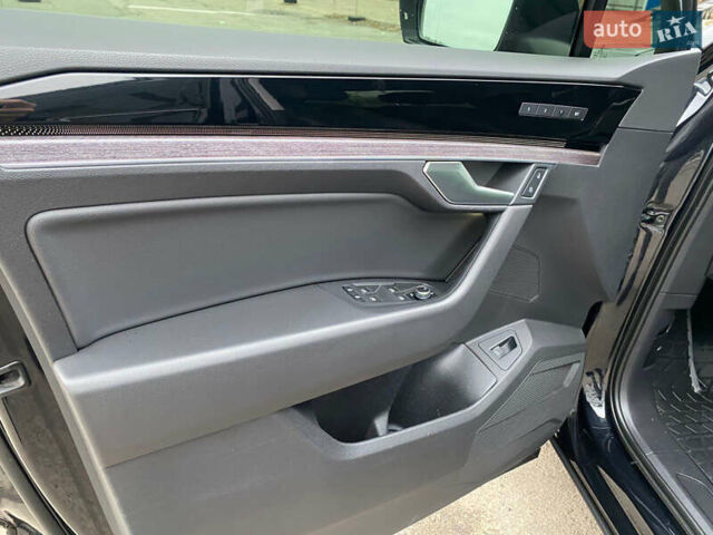 Черный Фольксваген Туарег, объемом двигателя 2.99 л и пробегом 180 тыс. км за 31700 $, фото 11 на Automoto.ua