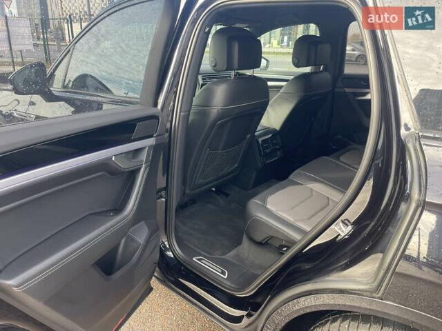 Фольксваген Туарег 2020 у Києві на Automoto.ua Чорний Фольксваген Туарег, об'ємом двигуна 3 л та пробігом 73 тис. км за 56900 $, фото 19 на Automoto.ua