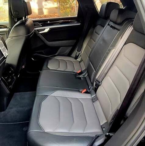 Чорний Фольксваген Туарег, об'ємом двигуна 3 л та пробігом 86 тис. км за 56900 $, фото 9 на Automoto.ua