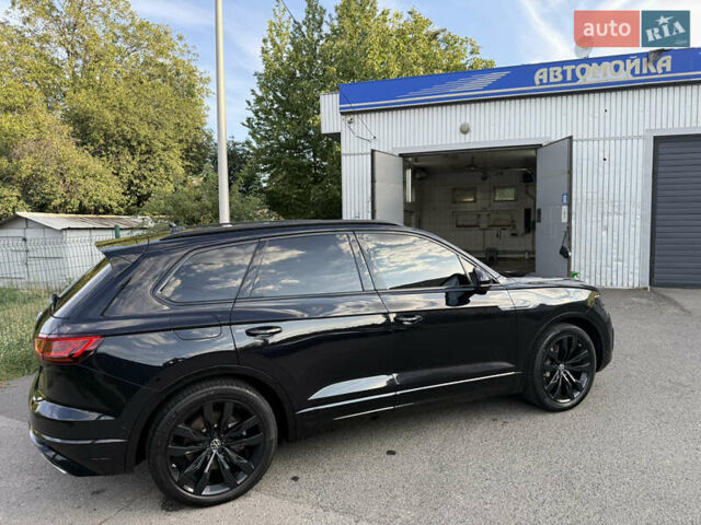 Чорний Фольксваген Туарег, об'ємом двигуна 2.99 л та пробігом 170 тис. км за 51500 $, фото 2 на Automoto.ua