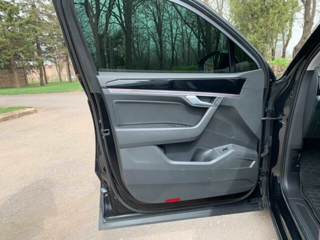 Черный Фольксваген Туарег, объемом двигателя 3 л и пробегом 138 тыс. км за 39999 $, фото 11 на Automoto.ua