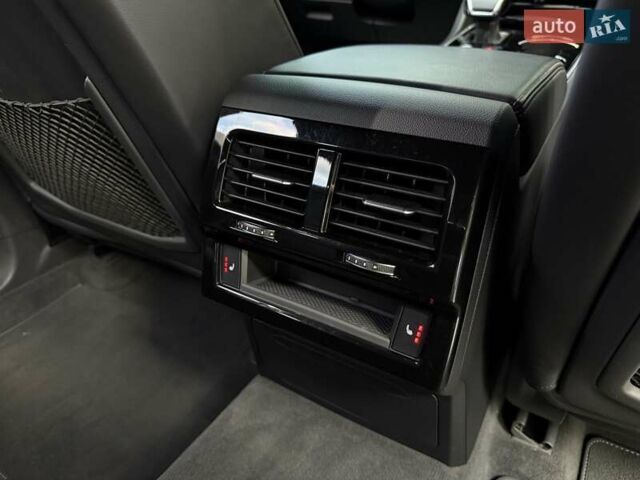 Черный Фольксваген Туарег, объемом двигателя 2.97 л и пробегом 138 тыс. км за 56800 $, фото 83 на Automoto.ua