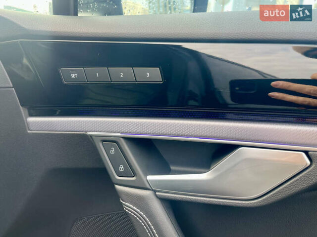Фольксваген Туарег 2020 у Києві на Automoto.ua Чорний Фольксваген Туарег, об'ємом двигуна 3 л та пробігом 73 тис. км за 56900 $, фото 22 на Automoto.ua