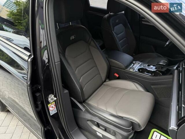 Черный Фольксваген Туарег, объемом двигателя 2.97 л и пробегом 138 тыс. км за 56800 $, фото 86 на Automoto.ua