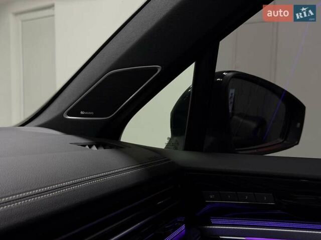 Чорний Фольксваген Туарег, об'ємом двигуна 3.96 л та пробігом 138 тис. км за 64500 $, фото 43 на Automoto.ua