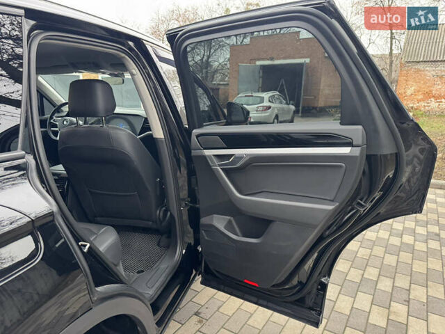 Чорний Фольксваген Туарег, об'ємом двигуна 2.97 л та пробігом 155 тис. км за 42900 $, фото 38 на Automoto.ua