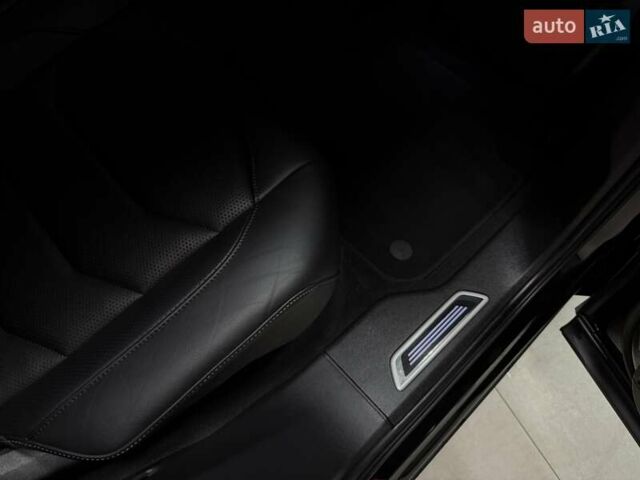 Чорний Фольксваген Туарег, об'ємом двигуна 3.96 л та пробігом 138 тис. км за 64500 $, фото 58 на Automoto.ua