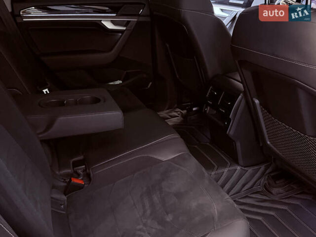 Черный Фольксваген Туарег, объемом двигателя 2.97 л и пробегом 100 тыс. км за 51999 $, фото 19 на Automoto.ua