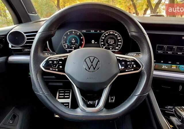 Чорний Фольксваген Туарег, об'ємом двигуна 3 л та пробігом 86 тис. км за 56900 $, фото 14 на Automoto.ua