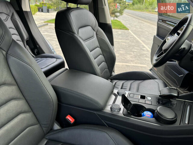 Черный Фольксваген Туарег, объемом двигателя 3 л и пробегом 137 тыс. км за 47200 $, фото 39 на Automoto.ua