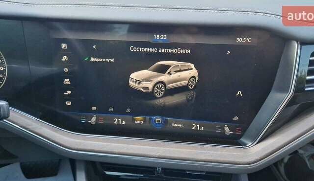 Черный Фольксваген Туарег, объемом двигателя 2.97 л и пробегом 66 тыс. км за 58800 $, фото 28 на Automoto.ua