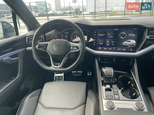 Фольксваген Туарег 2020 у Києві на Automoto.ua Чорний Фольксваген Туарег, об'ємом двигуна 3 л та пробігом 73 тис. км за 56900 $, фото 16 на Automoto.ua