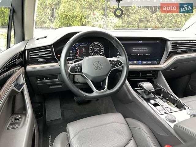 Чорний Фольксваген Туарег, об'ємом двигуна 3 л та пробігом 88 тис. км за 53500 $, фото 13 на Automoto.ua