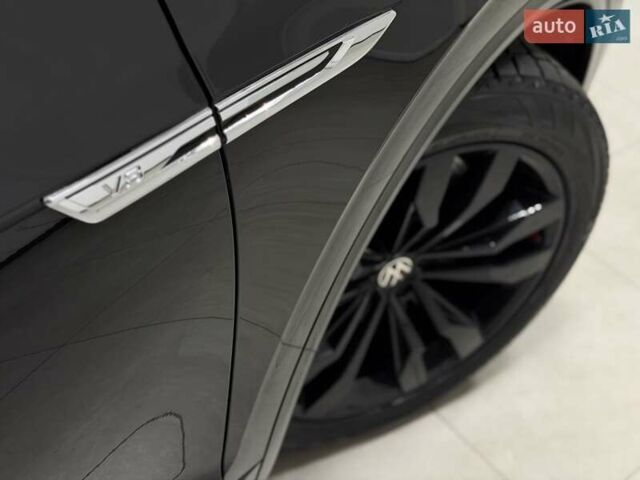 Чорний Фольксваген Туарег, об'ємом двигуна 3.96 л та пробігом 138 тис. км за 64500 $, фото 7 на Automoto.ua