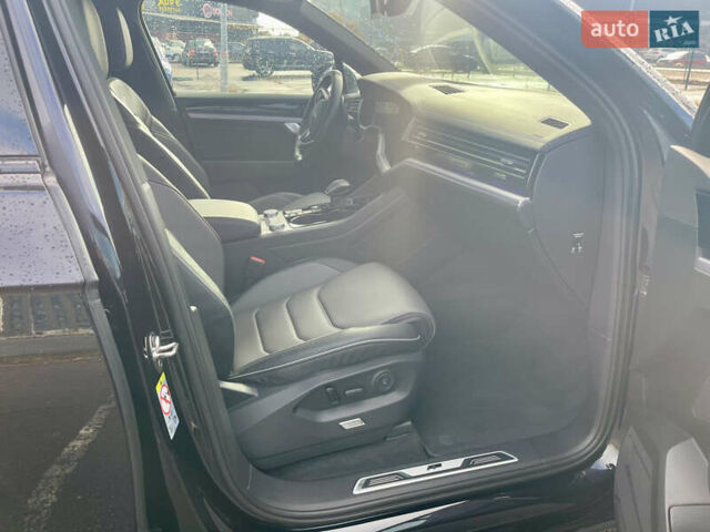 Фольксваген Туарег 2020 у Києві на Automoto.ua Чорний Фольксваген Туарег, об'ємом двигуна 3 л та пробігом 73 тис. км за 56900 $, фото 21 на Automoto.ua