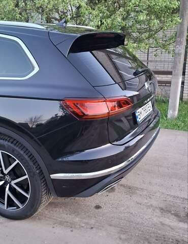 Фольксваген Туарег 2020 у Ахтырке на Automoto.ua Чорний Фольксваген Туарег, об'ємом двигуна 2.97 л та пробігом 150 тис. км за 52700 $, фото 3 на Automoto.ua