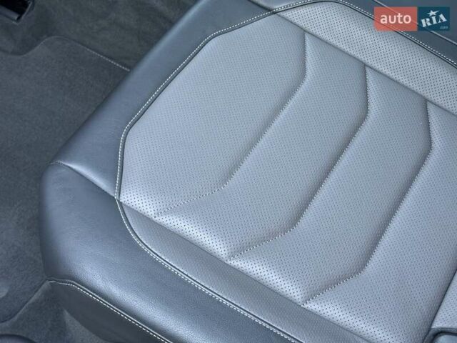 Черный Фольксваген Туарег, объемом двигателя 2.97 л и пробегом 79 тыс. км за 59400 $, фото 21 на Automoto.ua