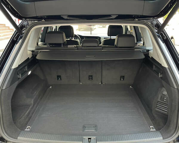 Черный Фольксваген Туарег, объемом двигателя 3 л и пробегом 80 тыс. км за 50000 $, фото 9 на Automoto.ua