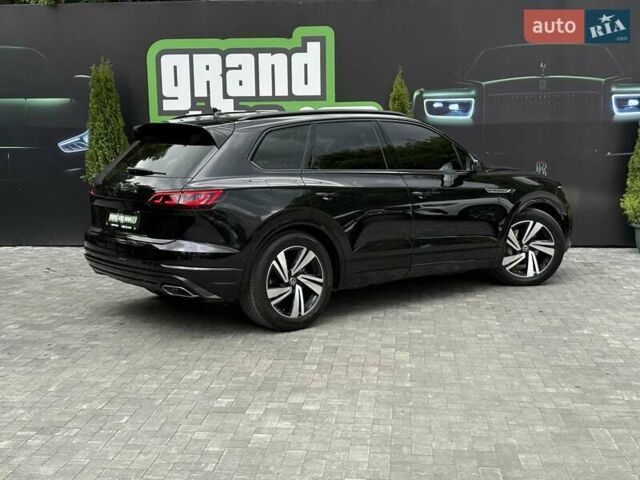 Черный Фольксваген Туарег, объемом двигателя 2.97 л и пробегом 138 тыс. км за 56800 $, фото 32 на Automoto.ua