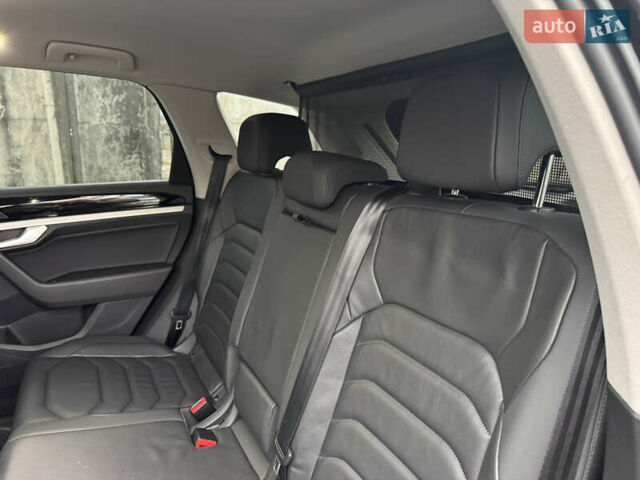 Чорний Фольксваген Туарег, об'ємом двигуна 2.97 л та пробігом 155 тис. км за 42900 $, фото 44 на Automoto.ua