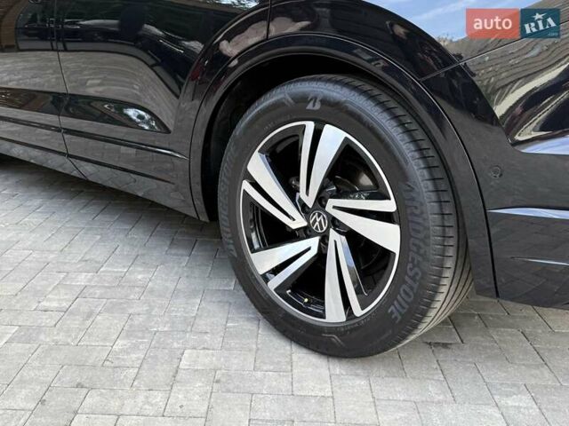 Черный Фольксваген Туарег, объемом двигателя 2.97 л и пробегом 138 тыс. км за 56800 $, фото 44 на Automoto.ua