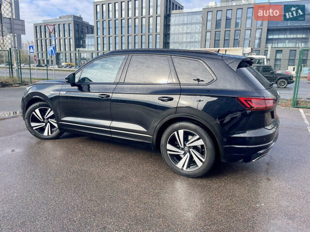 Фольксваген Туарег 2020 у Києві на Automoto.ua Чорний Фольксваген Туарег, об'ємом двигуна 3 л та пробігом 73 тис. км за 56900 $, фото 6 на Automoto.ua
