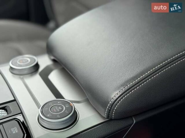 Черный Фольксваген Туарег, объемом двигателя 3 л и пробегом 116 тыс. км за 60900 $, фото 24 на Automoto.ua