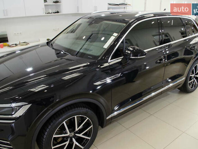 Черный Фольксваген Туарег, объемом двигателя 2.97 л и пробегом 95 тыс. км за 60000 $, фото 14 на Automoto.ua