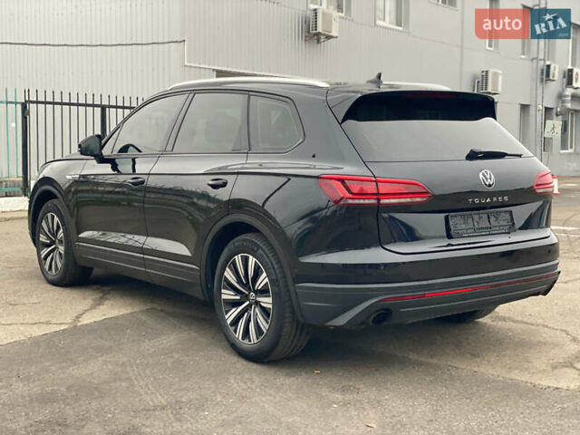 Черный Фольксваген Туарег, объемом двигателя 2.99 л и пробегом 180 тыс. км за 31700 $, фото 6 на Automoto.ua