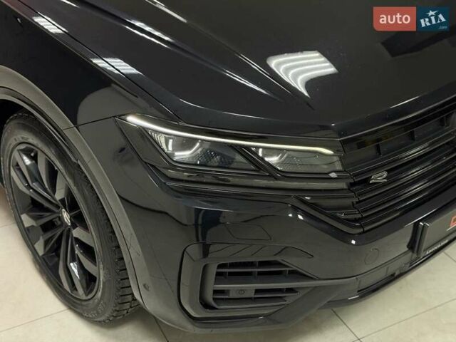 Чорний Фольксваген Туарег, об'ємом двигуна 3.96 л та пробігом 138 тис. км за 64500 $, фото 11 на Automoto.ua