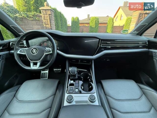 Черный Фольксваген Туарег, объемом двигателя 2.97 л и пробегом 79 тыс. км за 59400 $, фото 50 на Automoto.ua