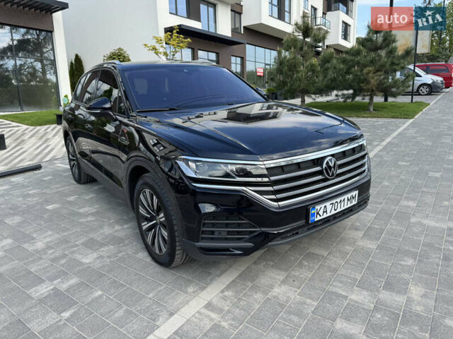 Черный Фольксваген Туарег, объемом двигателя 3 л и пробегом 137 тыс. км за 47200 $, фото 3 на Automoto.ua