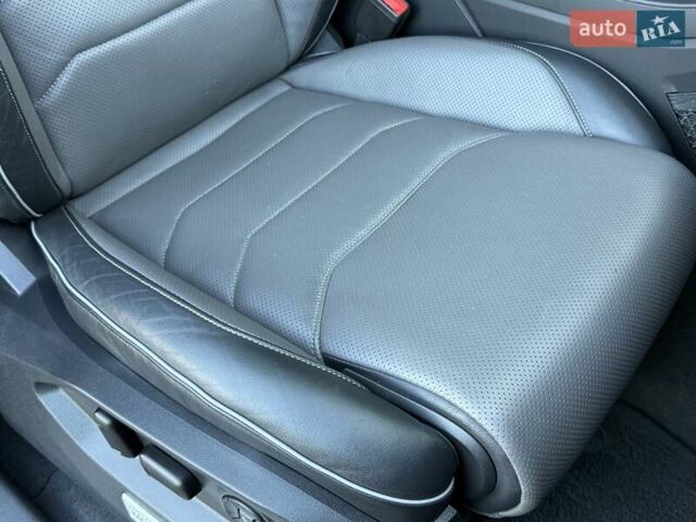 Черный Фольксваген Туарег, объемом двигателя 2.97 л и пробегом 79 тыс. км за 59400 $, фото 49 на Automoto.ua