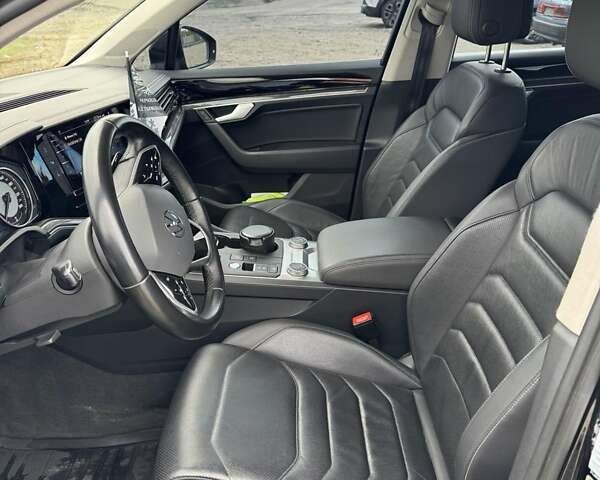 Фольксваген Туарег 2020 у Борисполе на Automoto.ua Чорний Фольксваген Туарег, об'ємом двигуна 3 л та пробігом 193 тис. км за 39900 $, фото 9 на Automoto.ua