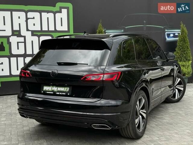 Черный Фольксваген Туарег, объемом двигателя 2.97 л и пробегом 138 тыс. км за 56800 $, фото 39 на Automoto.ua