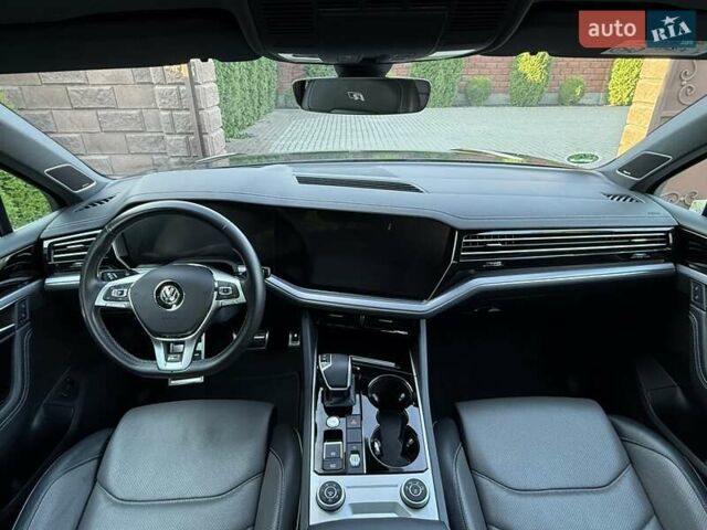 Черный Фольксваген Туарег, объемом двигателя 2.97 л и пробегом 79 тыс. км за 59400 $, фото 57 на Automoto.ua