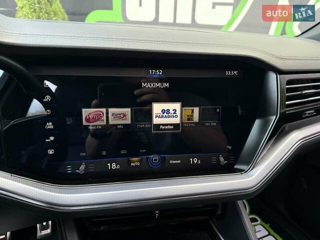 Черный Фольксваген Туарег, объемом двигателя 2.97 л и пробегом 138 тыс. км за 56800 $, фото 61 на Automoto.ua